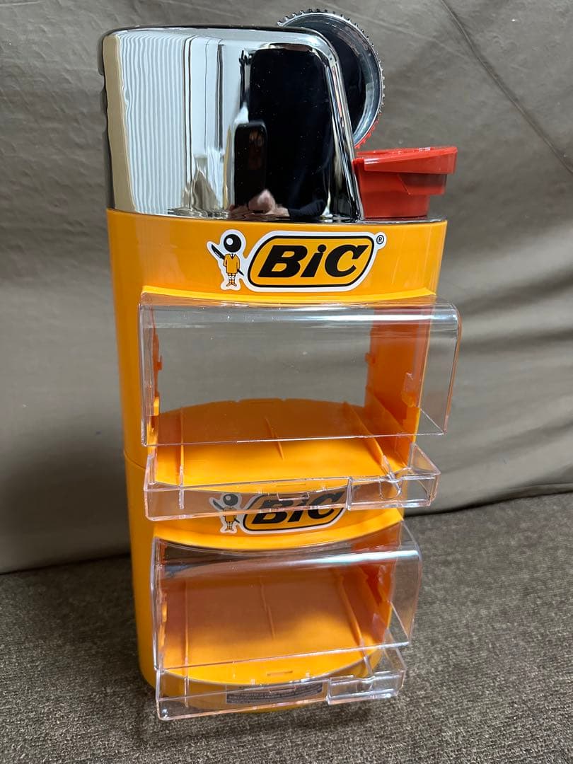BIC ライター型三段ディスプレイ - メルカリ