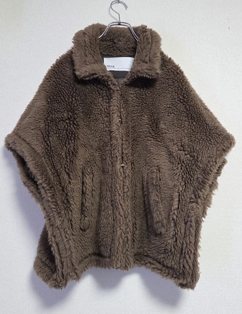 TICCA】ウールファーポンチョ - メルカリ