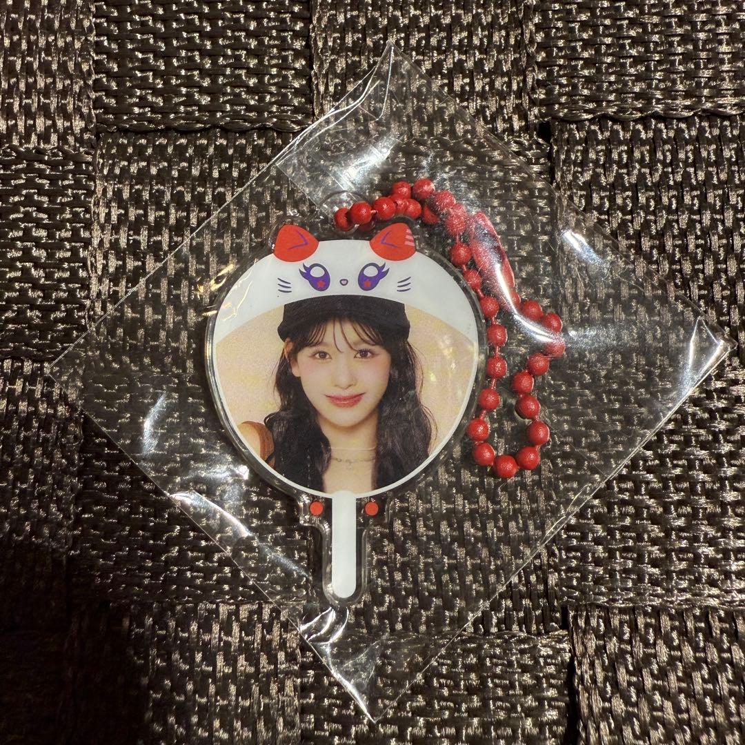 石井蘭 うちわキーホルダー RAN - メルカリ