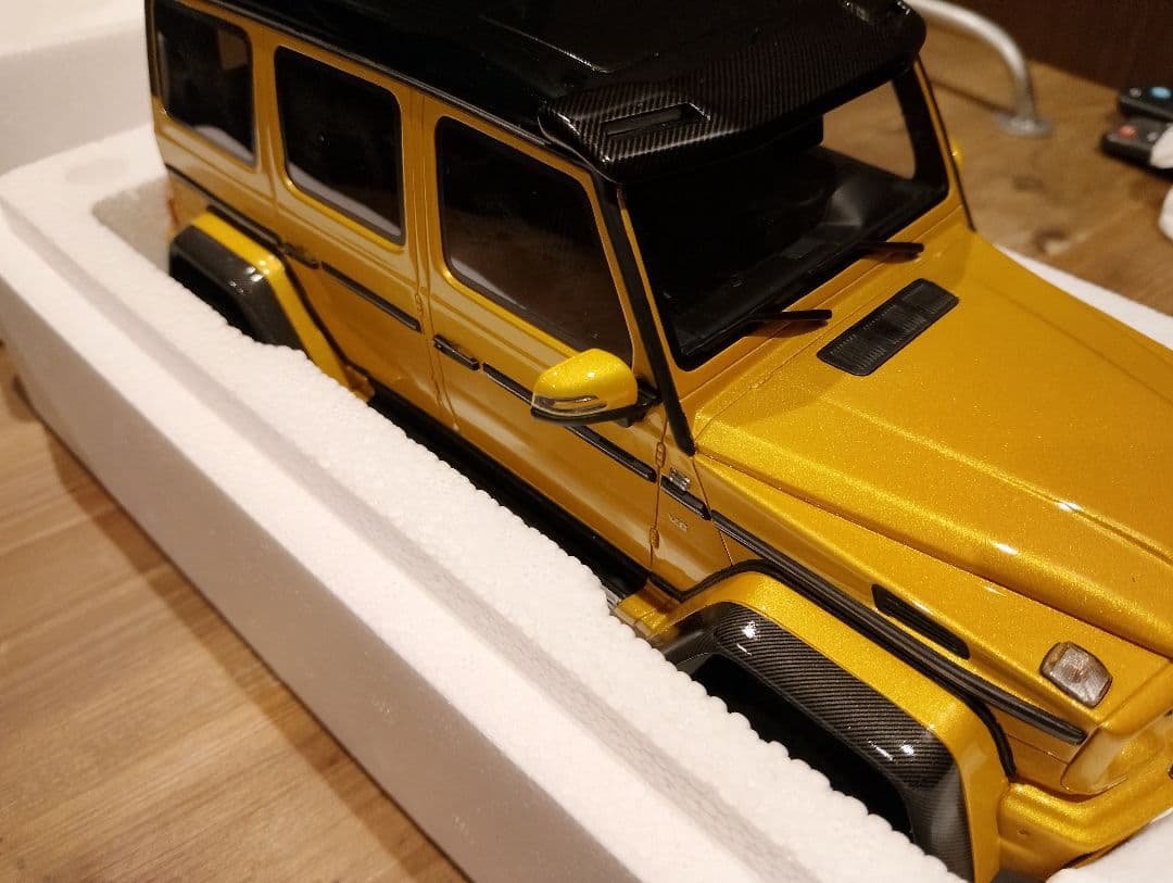 1/18 メルセデスベンツ Gクラス G500 4×4 ミニカー ゴールド ミニカー