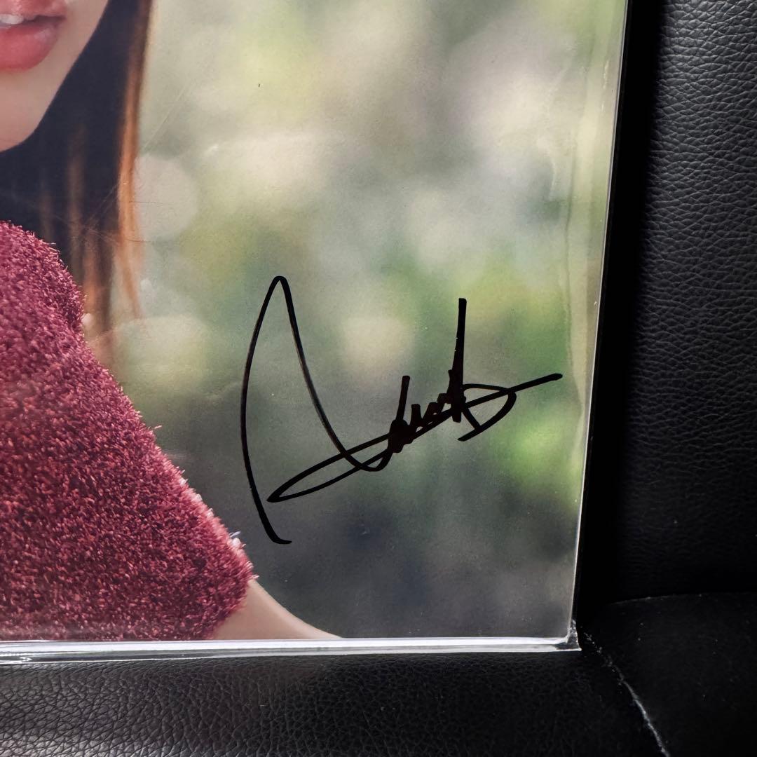 出口夏希 2025年 カレンダー 直筆サイン入り 新品未開封 - メルカリ