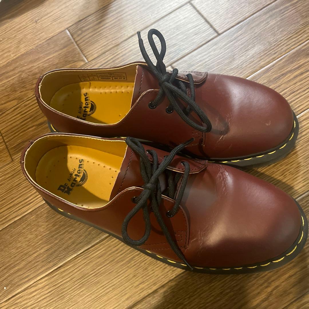 ドクターマーチン　チェリーレッド　3ホール　UK7 楽天市場】ドクターマーチン 3ホール チェリーレッドの通販