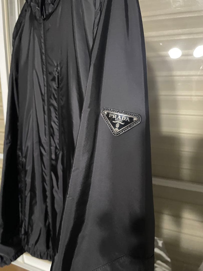 PRADA ブラック ナイロンジャケット フード付き