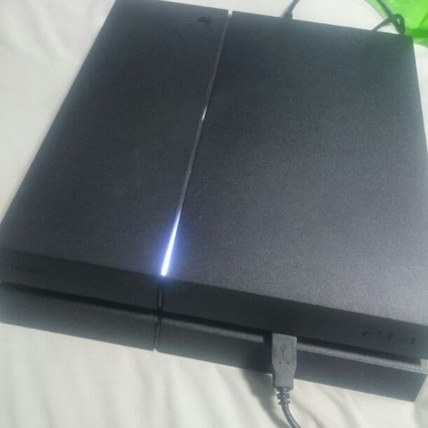 PS4本体 楽天市場】PS4 本体 500GB 【 すぐ遊べるセット ☆ 純正コントローラー