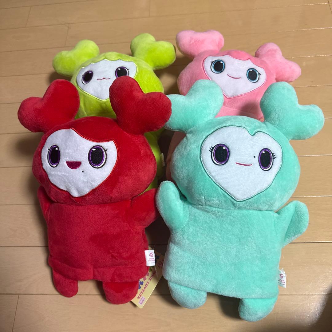 GIGO限定 TWICE LOVELYS ぬいぐるみパペット 値下げ交渉可能 - メルカリ