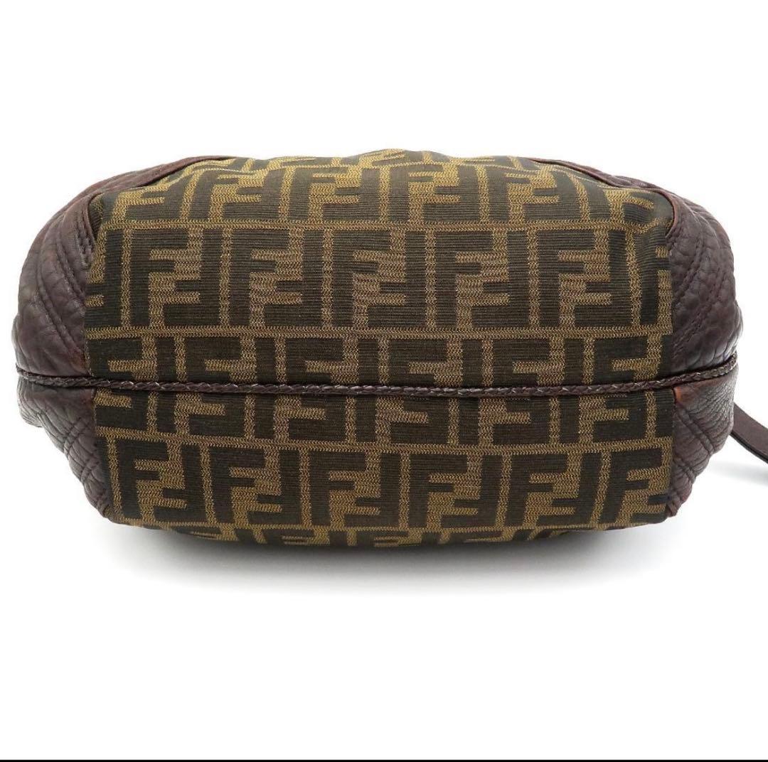 美品☆FENDI☆スパイバッグ☆ズッカ柄ナッパレザー - メルカリ