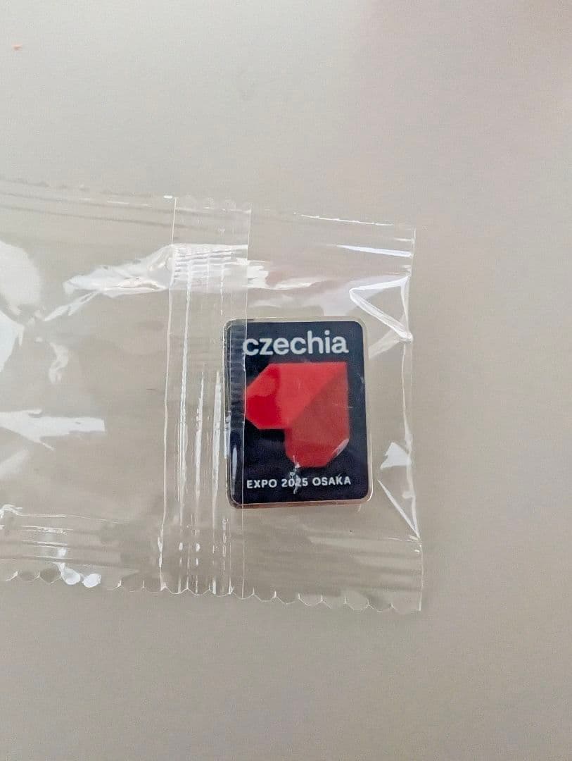 スタッフ用非売品 チェコ エキスポ 2025 大阪万博 ピンバッジ チェコ EXPO 2025 大阪関西万博 スタッフ限定ピンバッジ 青白2個セット