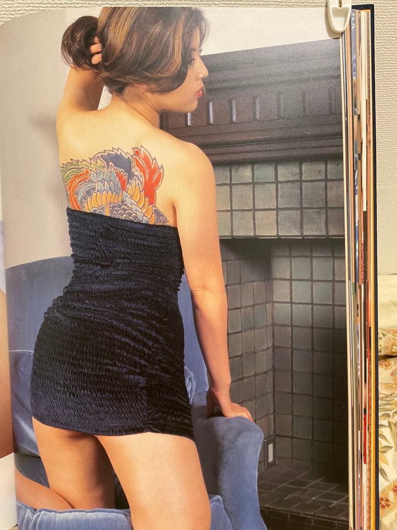 艶(あで)姿(すがた)女(おんな)図鑑(ずかん)特別篇 刺青と白い肌