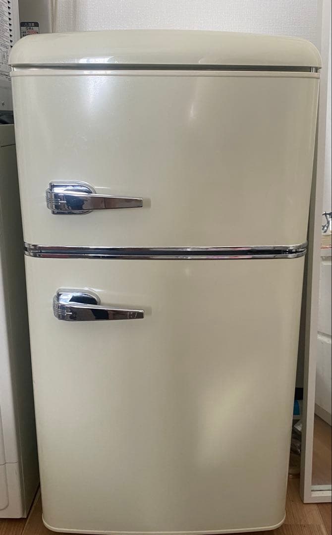 一人暮らし用冷蔵庫 レトロスタイル 楽天市場】冷蔵庫 小型 一人暮らし おしゃれ 2ドア 81Lレトロ ひとり