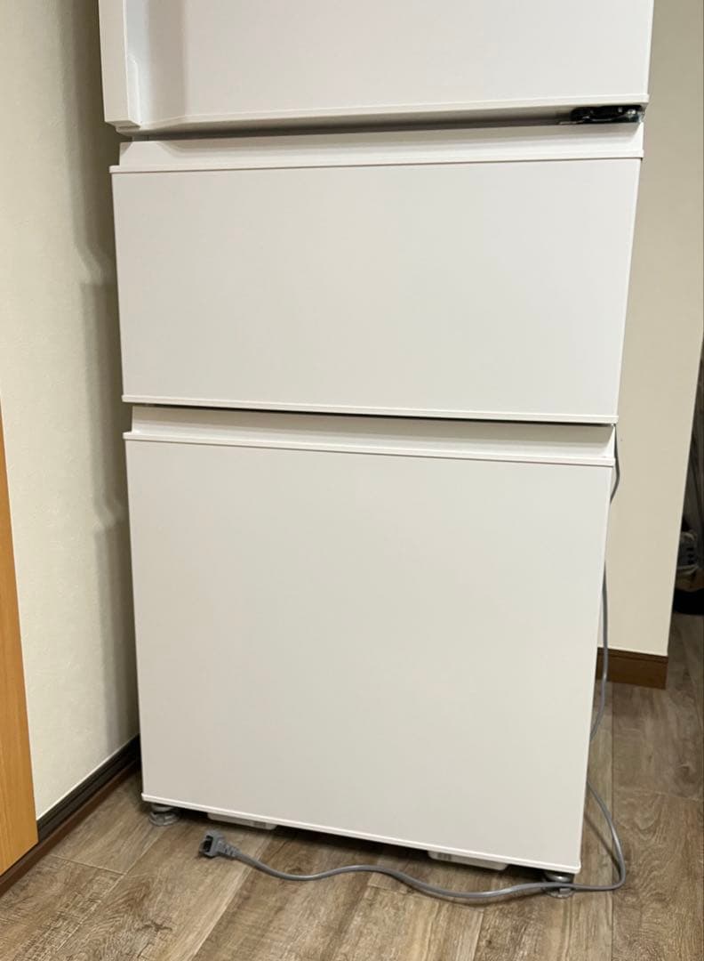 超メルカリ市お値引き】TOSHIBA 冷蔵庫 ホワイト 294リットル