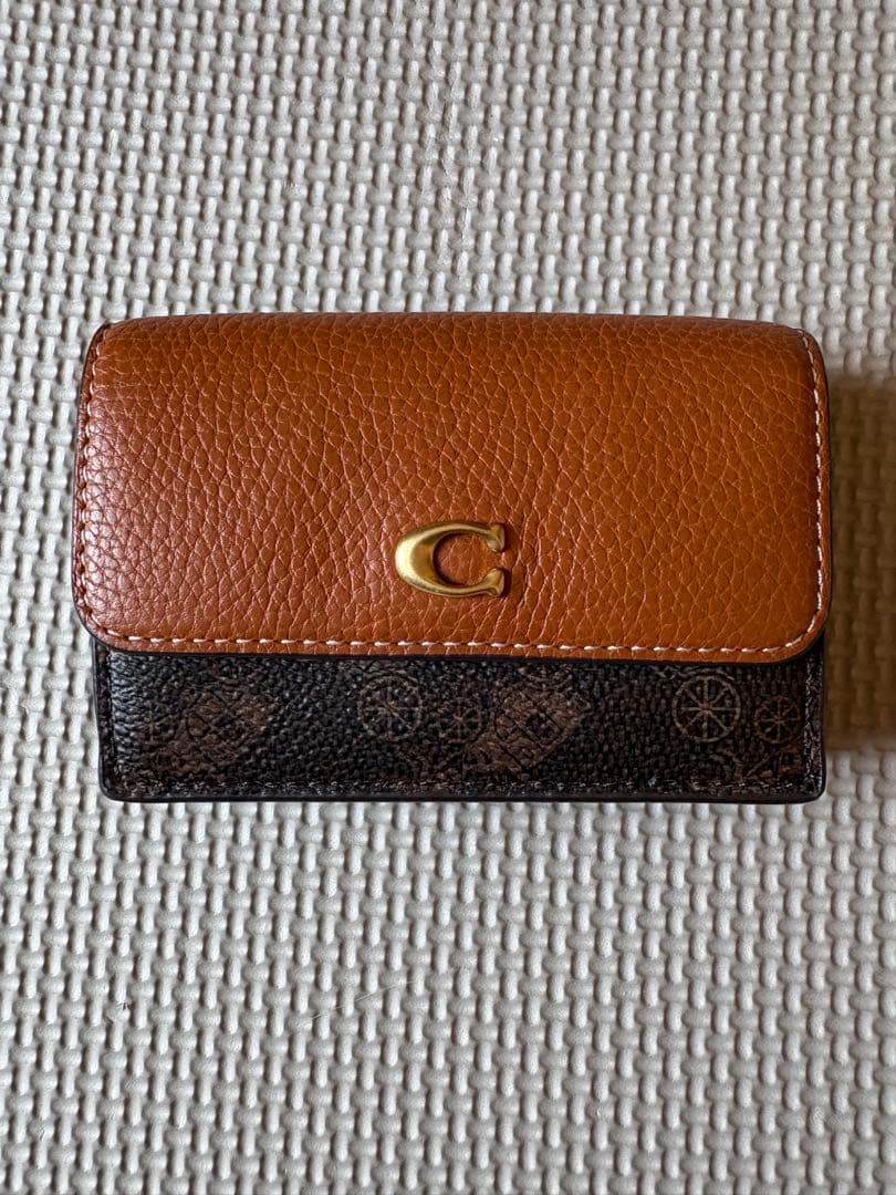 Coach 三つ折り財布　エッセンシャル ミニ トライフォールド ウォレット COACH（コーチ） 財布 三つ折り財布 エッセンシャル ミニ トライ