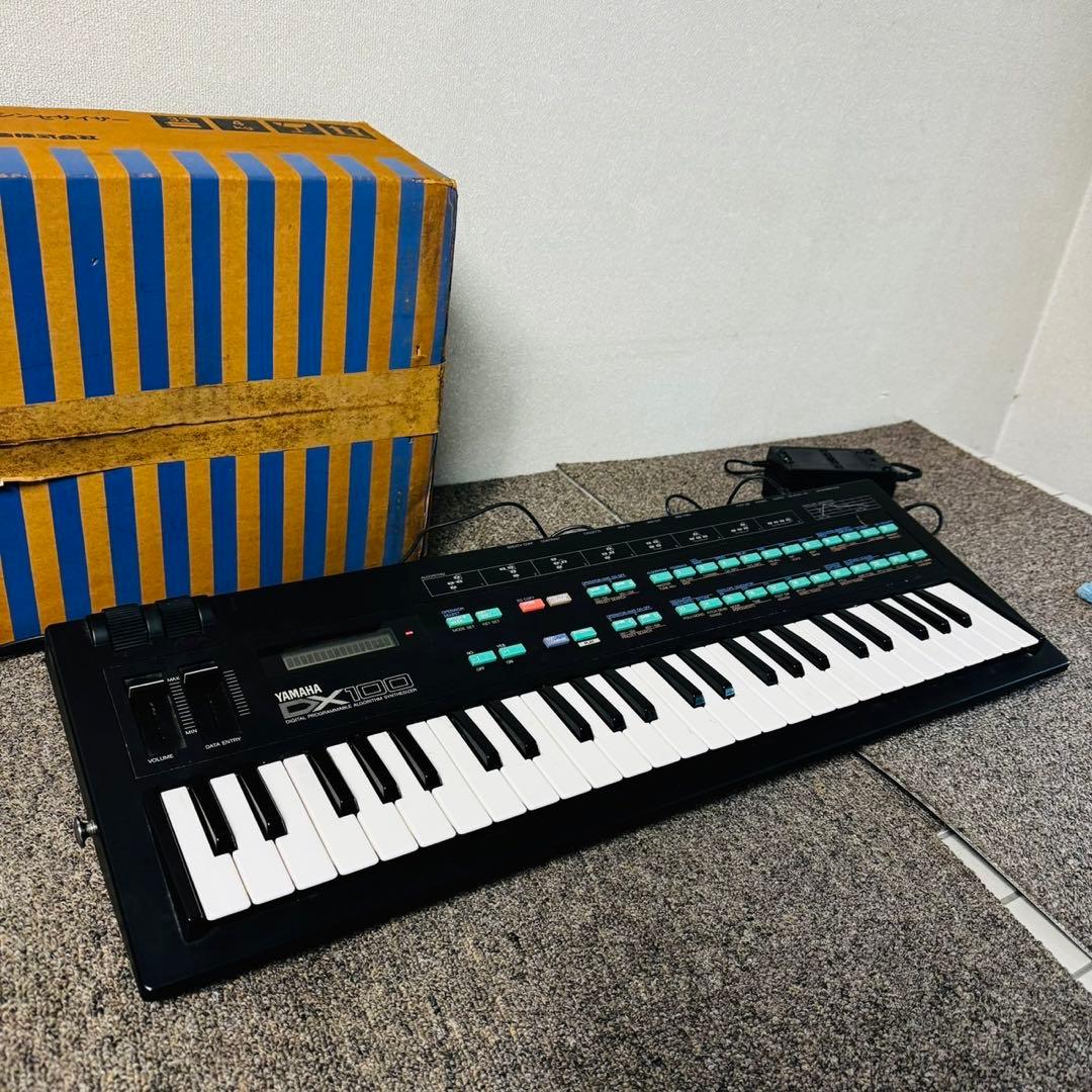 D51早い者勝ち✨ヤマハ シンセサイザー 49鍵 4オペレーターFM音源搭載！