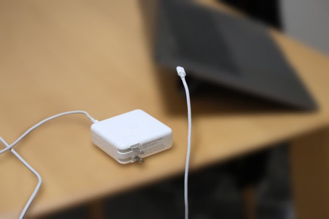 MacBook Pro 15.4Core i7 SSD256GB/メモリ16GB