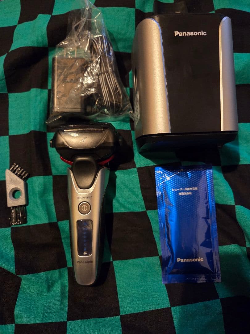 Panasonic シェーバー ES-LT7A 一度も使用していない新品 概要 ラムダッシュ ES-LT7A | メンズシェーバー（電動・電気シェーバー