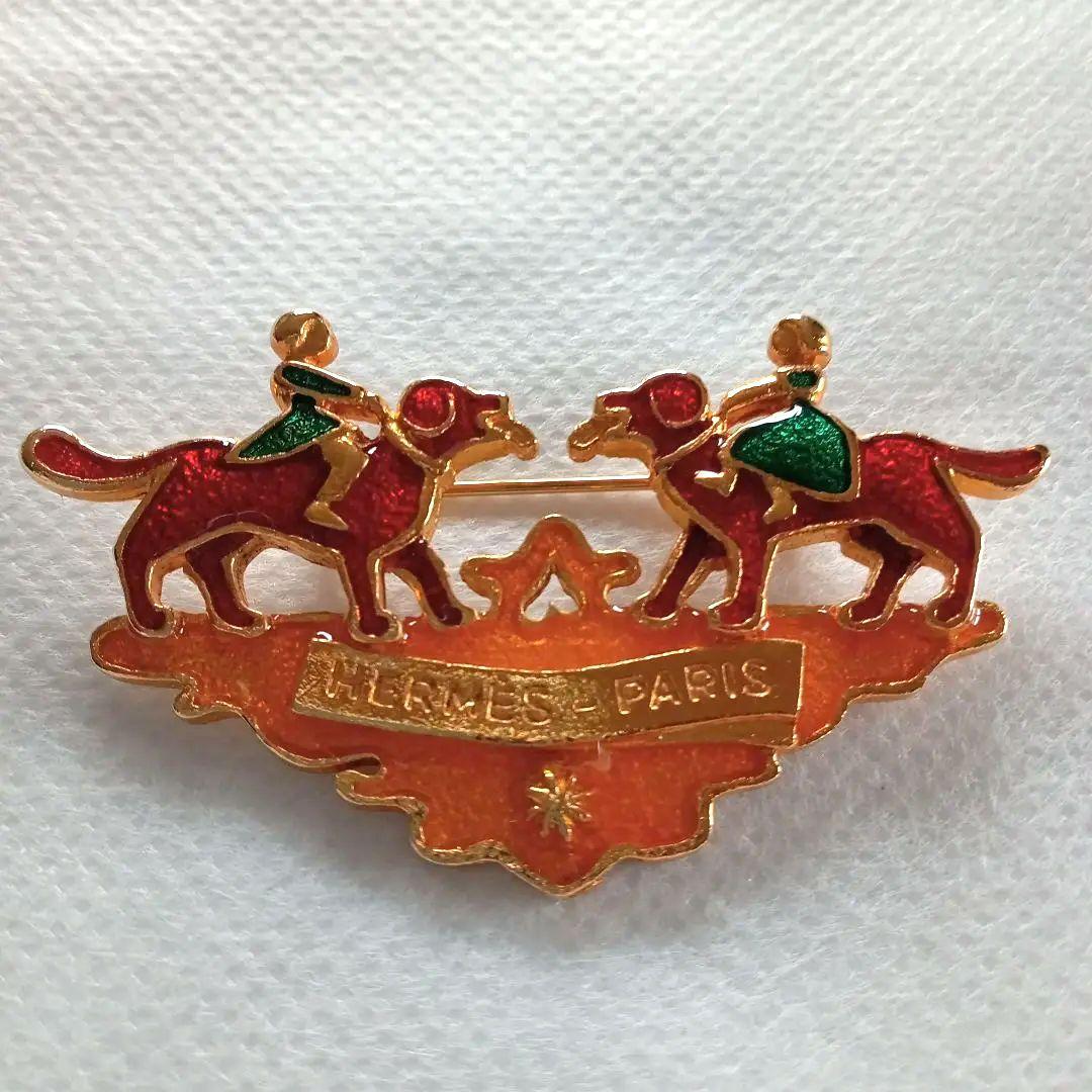 HERMES ピンブローチ 少女と犬 七宝焼き ヴィンテージ - メルカリ