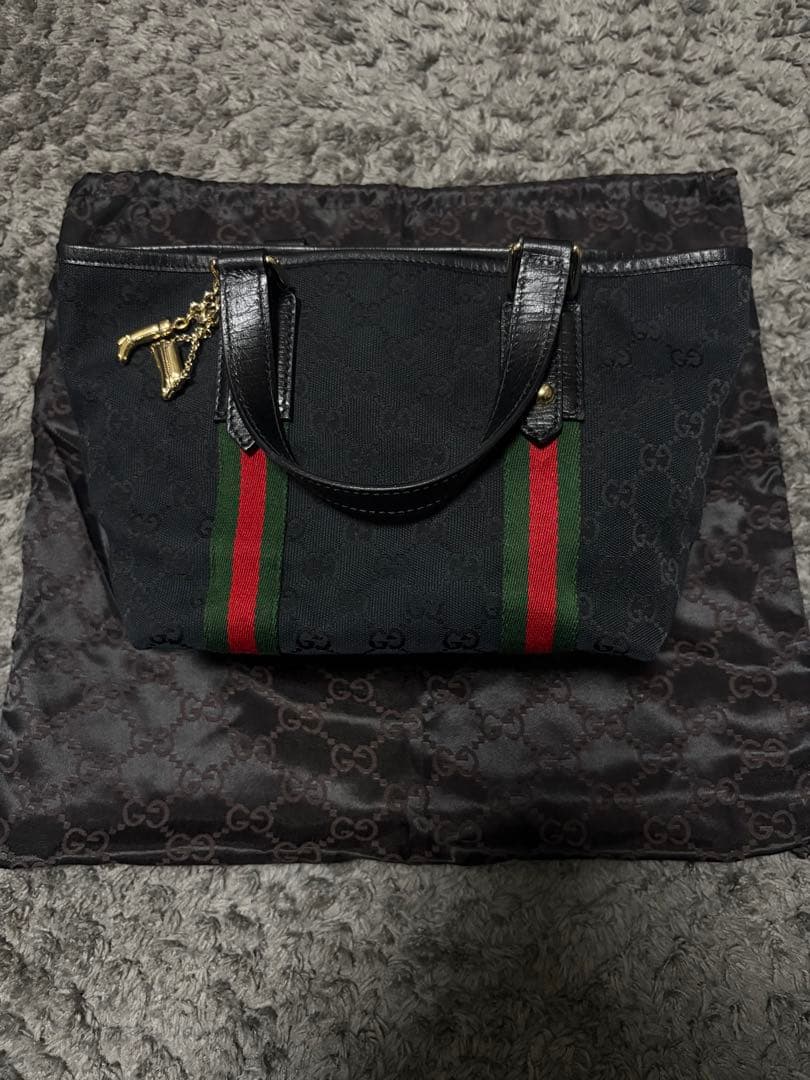 Gucci ブラック GGパターン ハンドバッグ - メルカリ