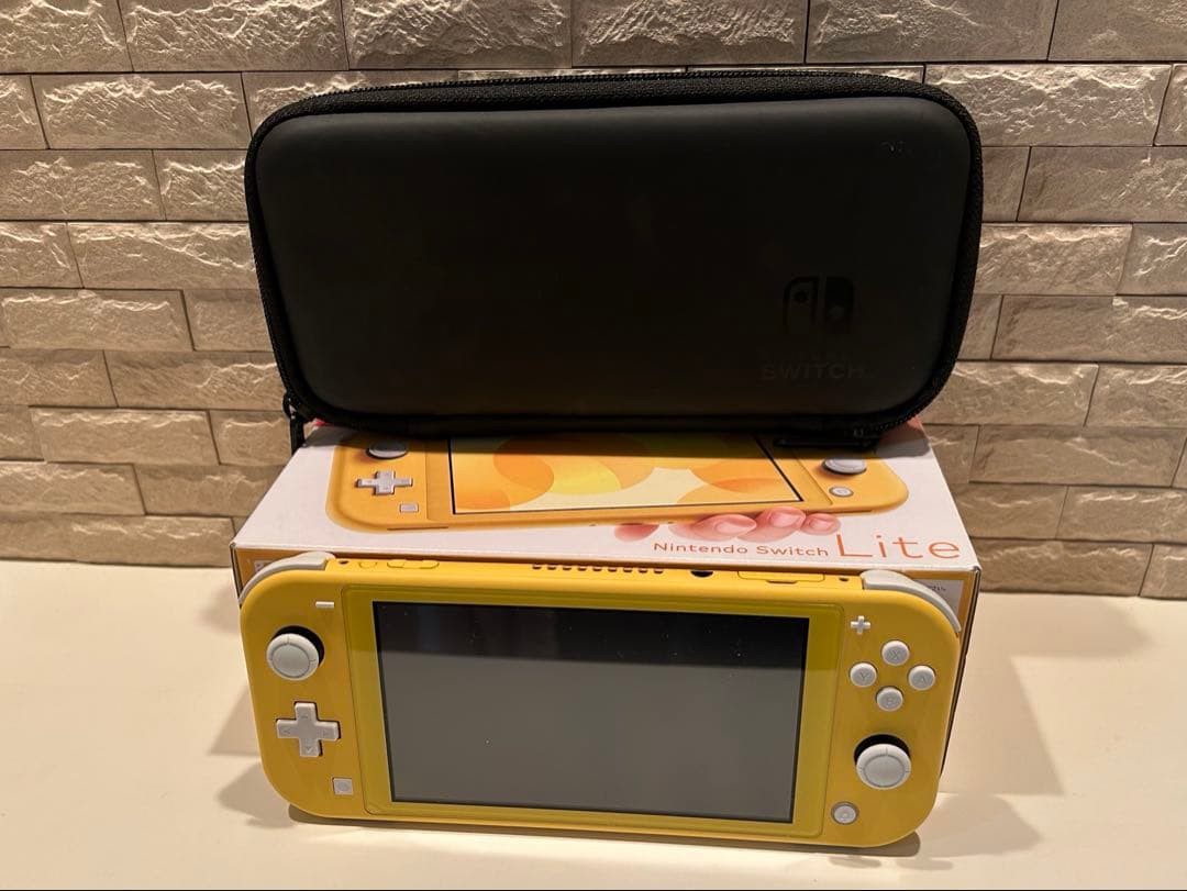 Nintendo Switch Lite イエロー 専用ケース付き 新品任天堂 Nintendo Switch Lite イエロー 4902370542936 ライト 本体