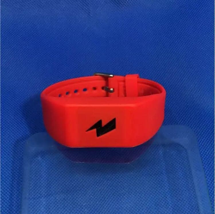 Pavlok Shock Clock 電気目覚まし時計 - メルカリ