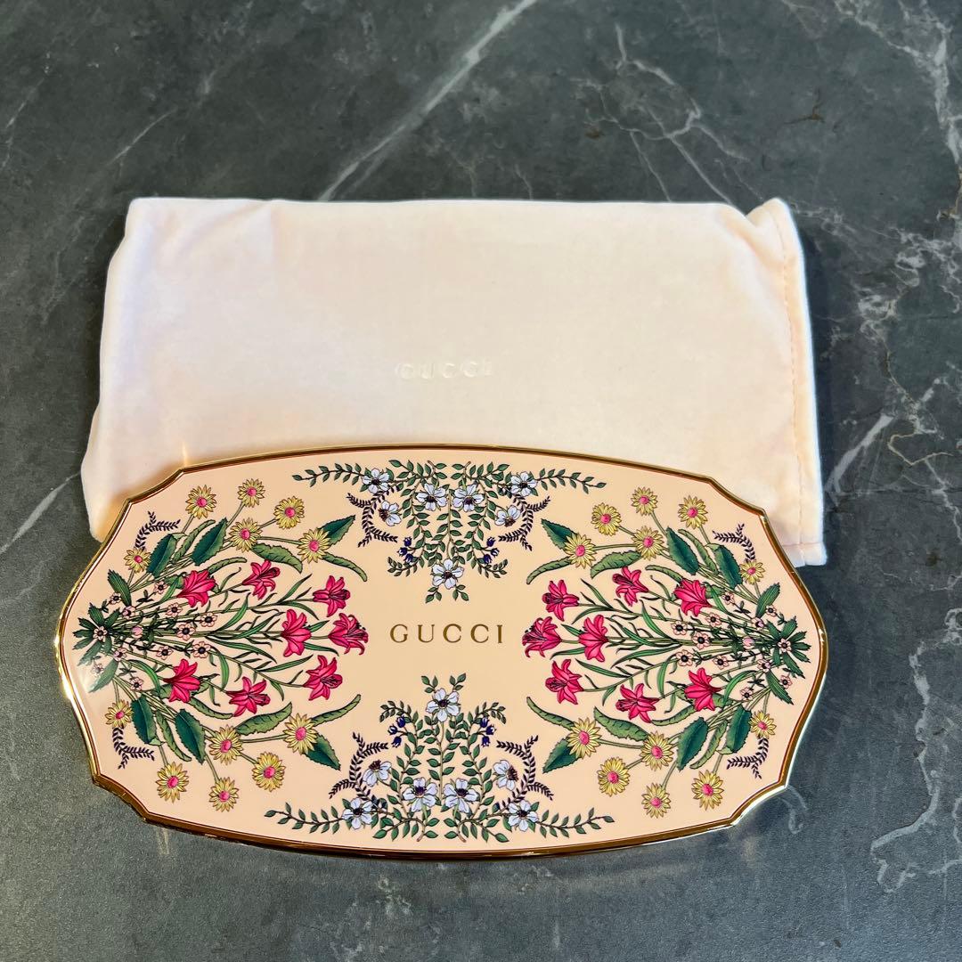 GUCCI アイシャドウパレット 02 新品 - メルカリ