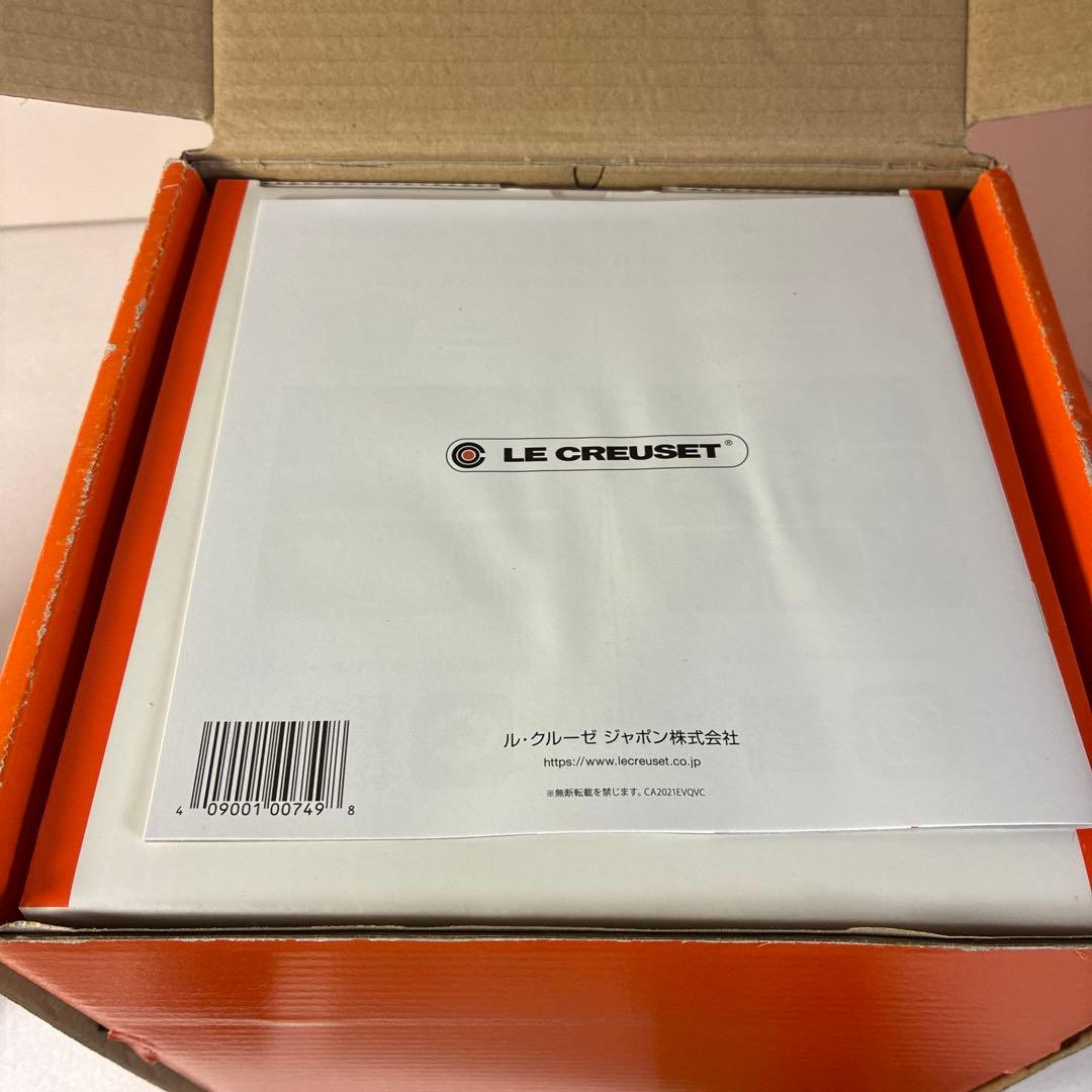 新品　ル•クルーゼ　ココットエブリィ18 センチ　外側薄いピンク内部ブラック Le Creuset（ル・クルーゼ） ルクルーゼ(ル・クルーゼ) ココット