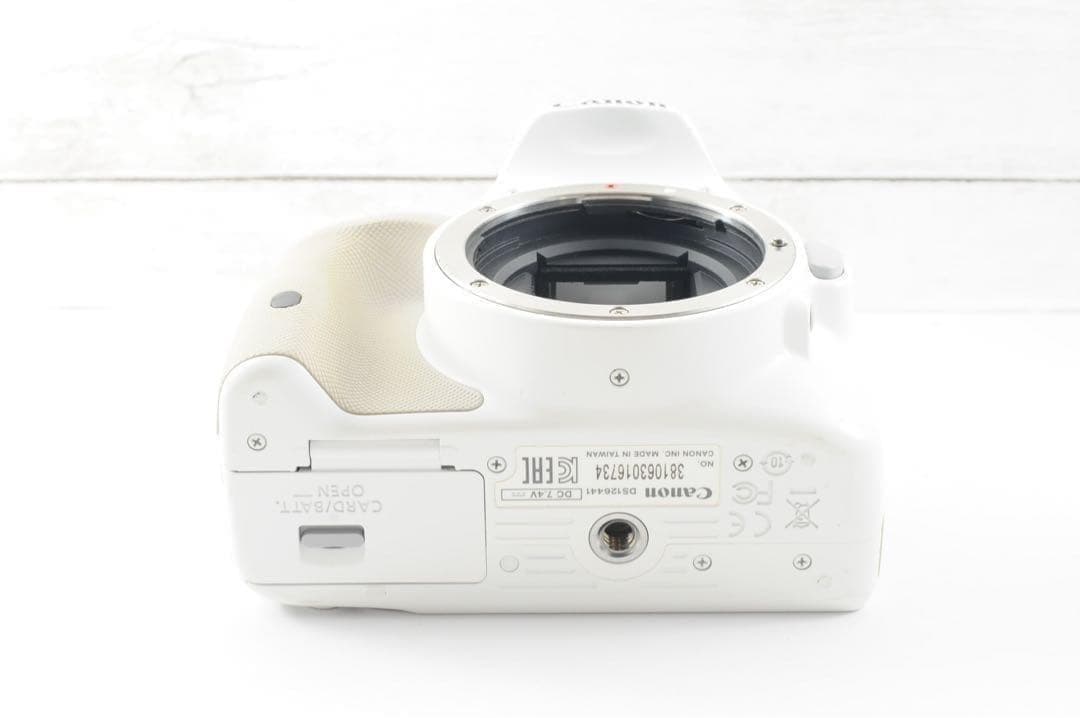 ❤️人気ホワイト❤️スマホ転送❤️Canon kiss X7 - メルカリ