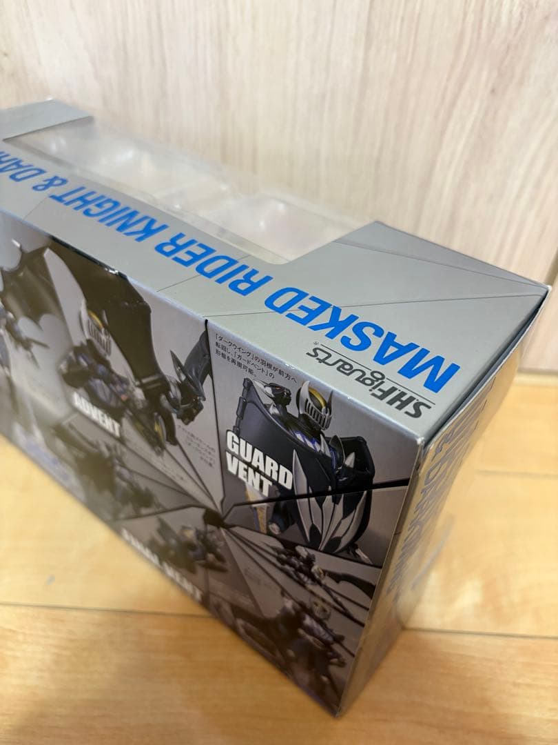 S.H.Figuarts 仮面ライダーナイト&ダークウイング