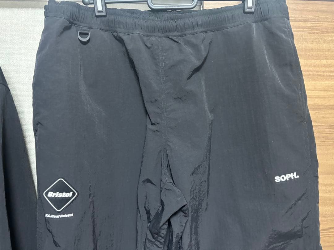 FCRB 25aw NYLON HOODED BLOUSON EASY XL 黒 - メルカリ