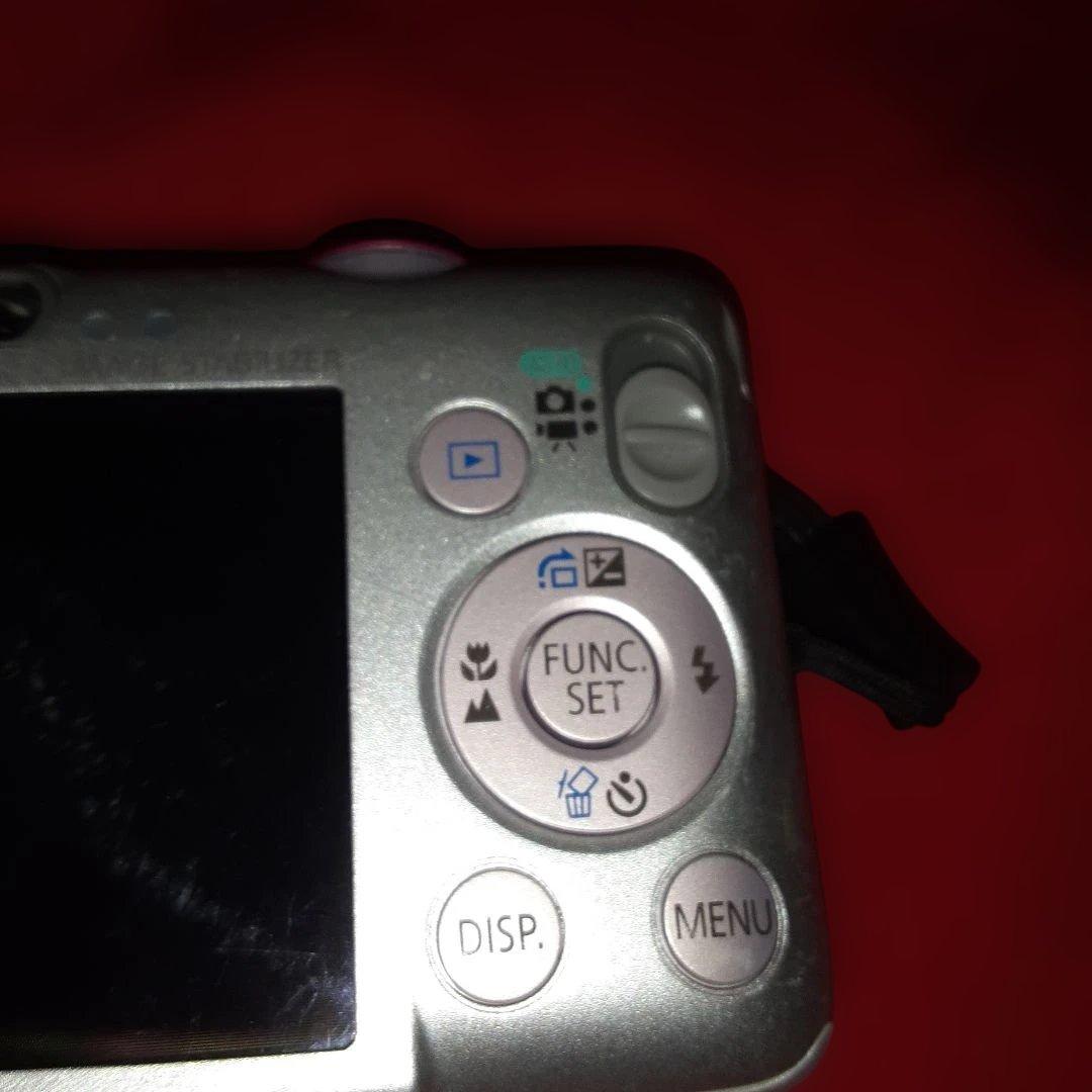 IXY DIGITAL 110is AiAF 10.0MEGA PIXELS本体