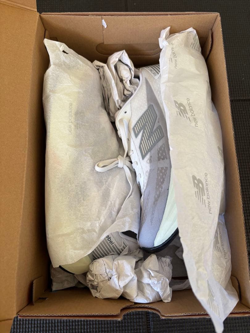 【新品】newbalance fuelcell rebel v5 27.0cm