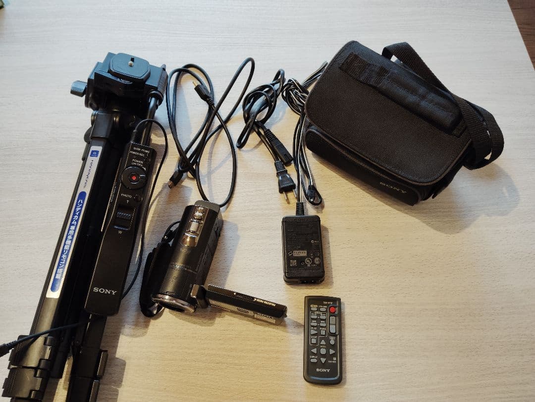 ビデオカメラ SONY Handycam HDR-PJ590V SONY VCT-50AV Amazon.com : Sony VCT-50AV Remote Control Tripod for use with