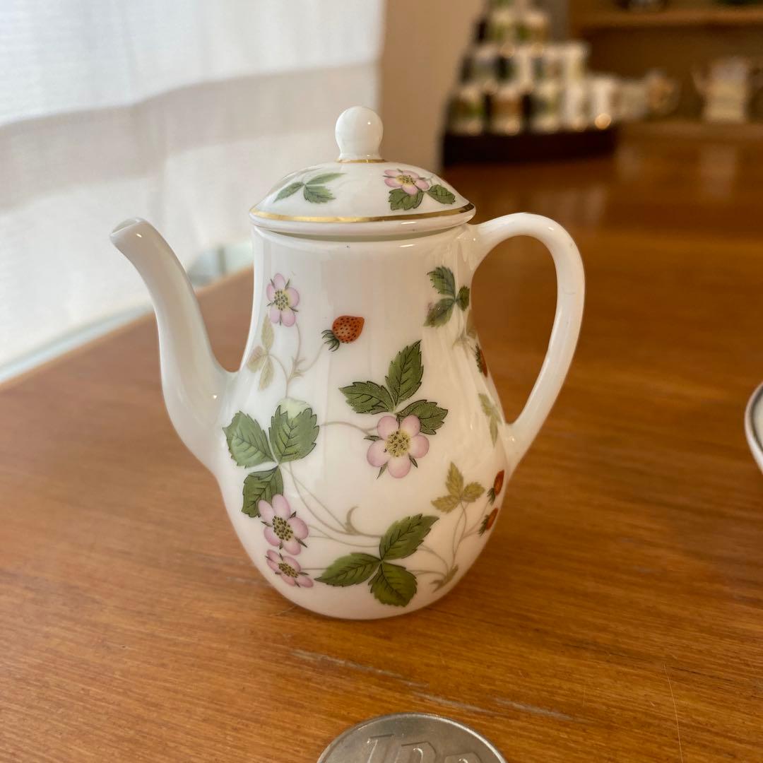 ウェッジウッド ワイルドストロベリー ミニチュア ティーセット