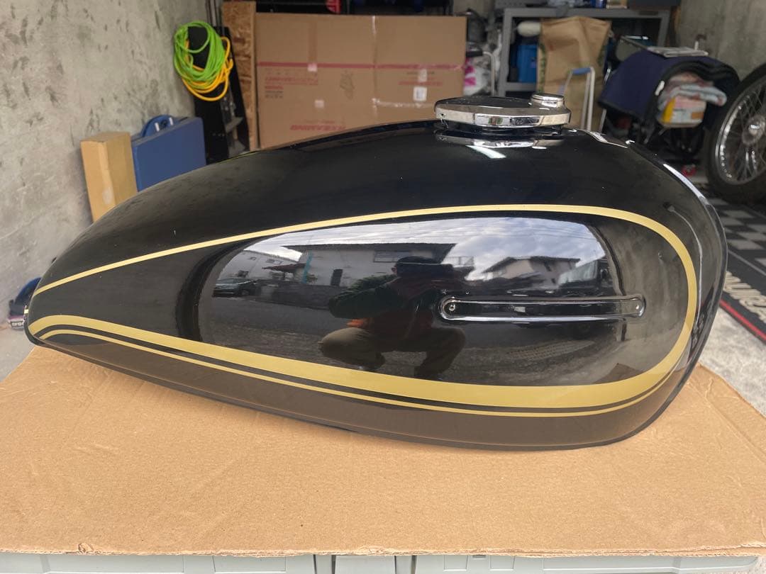 KZ900、KZ1000、Z1、Z2、750D1外装 タンク、テールカウルのみ - メルカリ