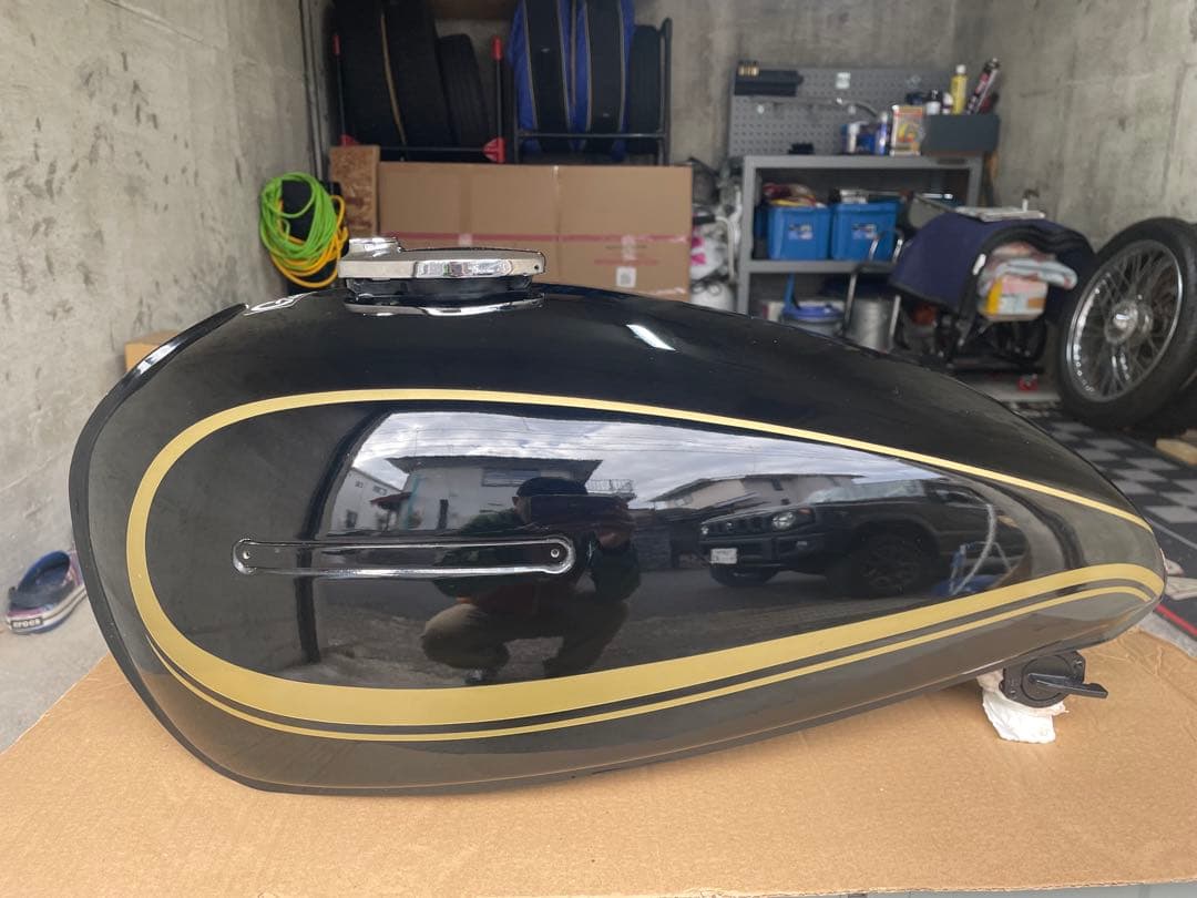 KZ900、KZ1000、Z1、Z2、750D1外装 タンク、テールカウルのみ - メルカリ