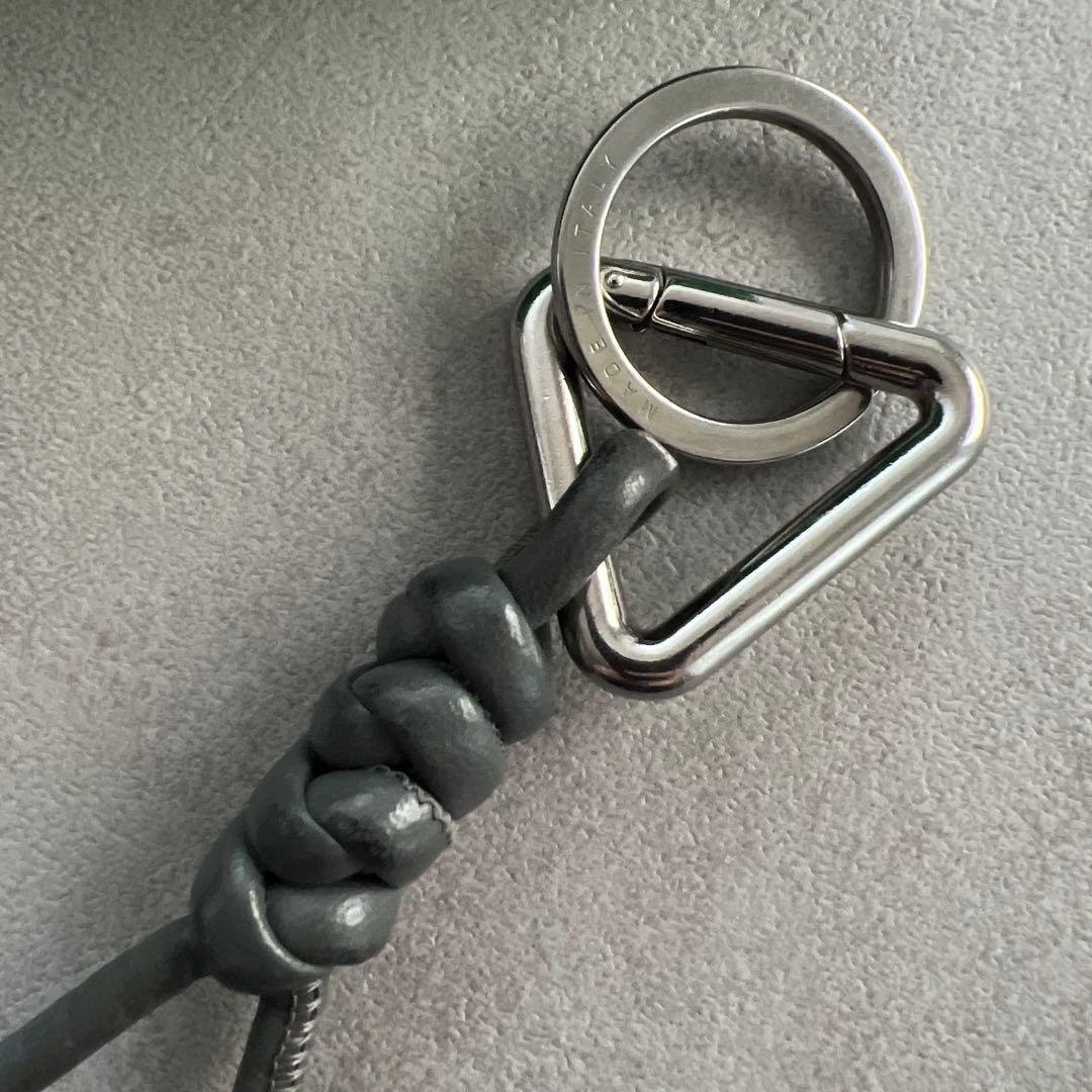 希少】BOTTEGA VENETA トライアングルキーリング グレー スレート