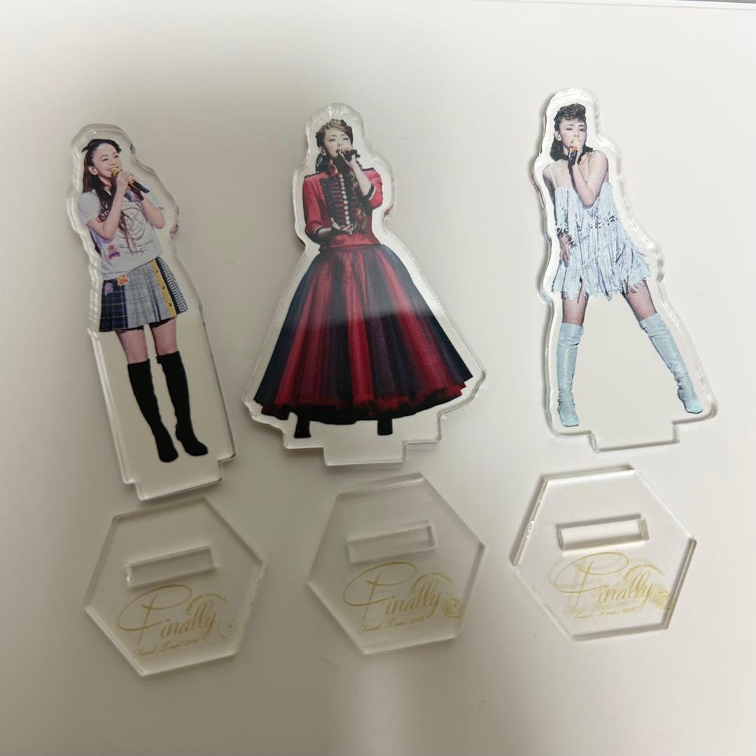 安室奈美恵 アクリルスタンド 3体セット - メルカリ