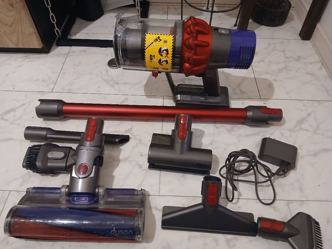 Dyson V10 SV12 レッド フェルト新品交換済み 付属品多数 動作品