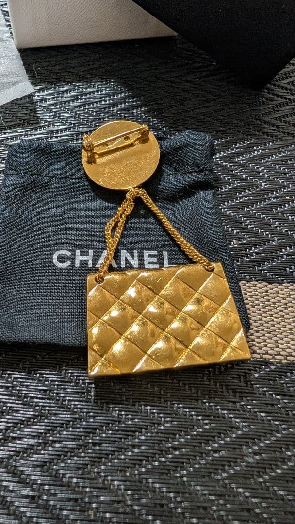 CHANEL シャネルGP マトラッセ ココマーク バック ブローチ - メルカリ