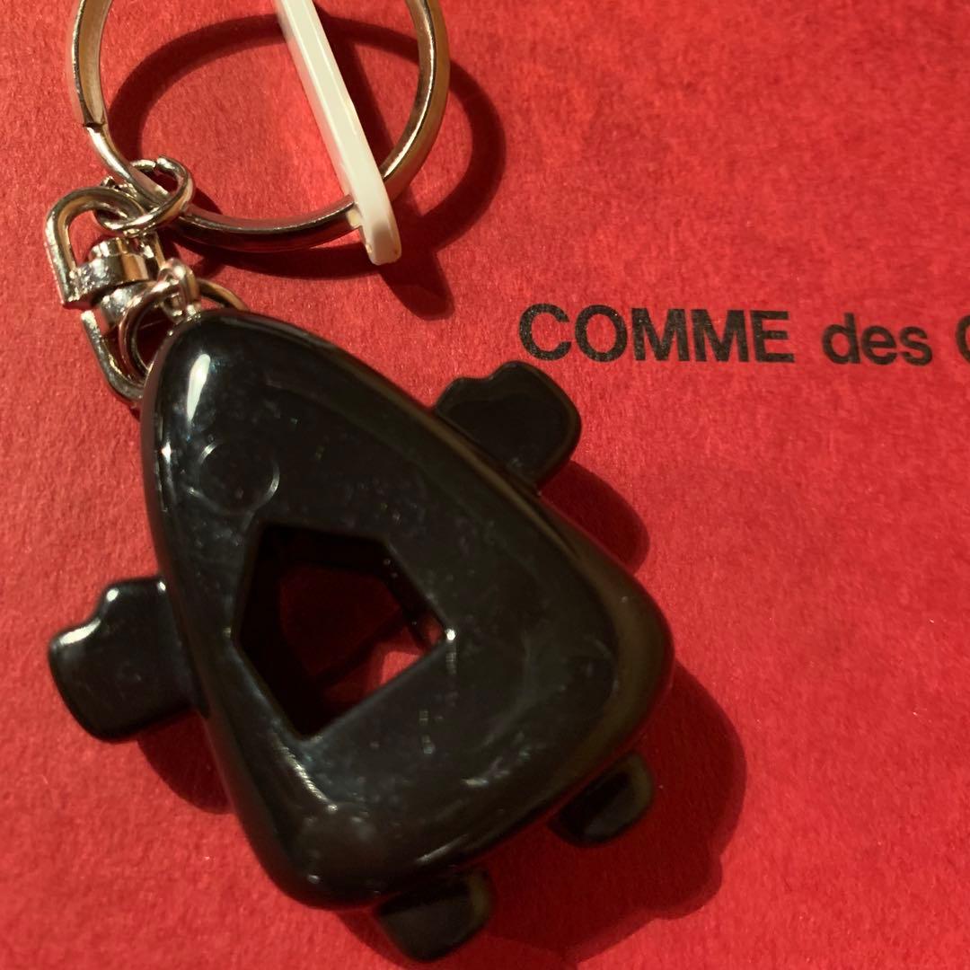 COMME des GARCONS ブラックモンスター キーホルダー ② - メルカリ