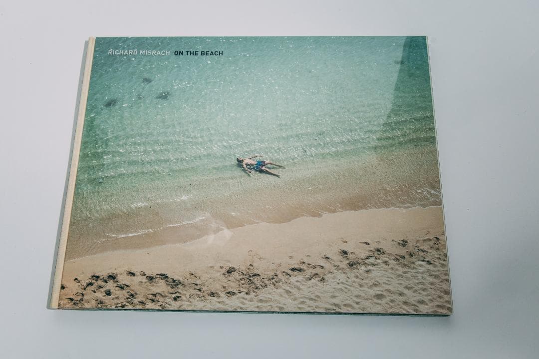 アート・デザイン・音楽 Richard Misrach on the beach Richard Misrach: On The Beach | Fraenkel Gallery