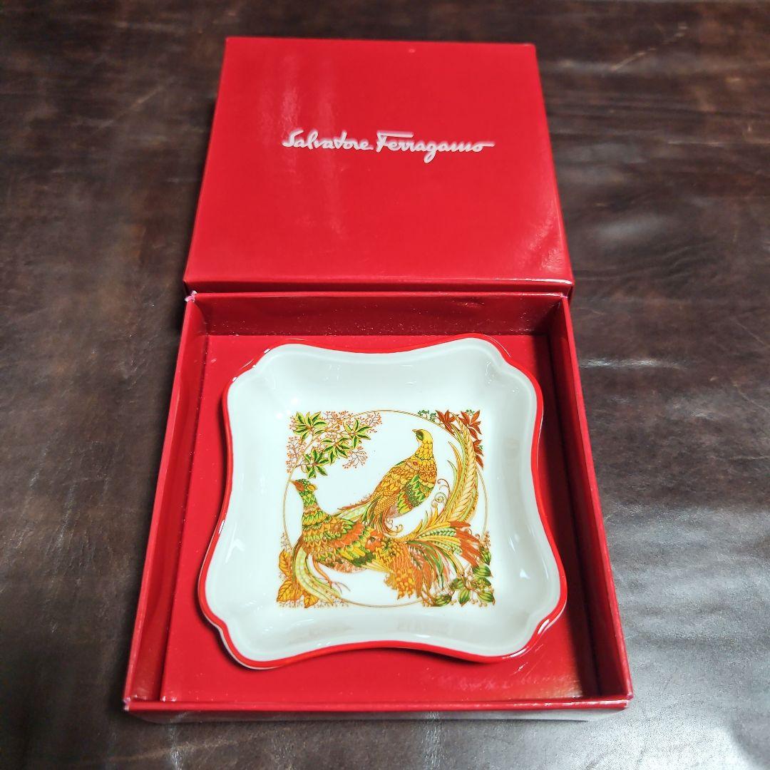 サルバトーレフェラガモ　アシュトレイ FERRAGAMO（フェラガモ） サルヴァトーレ Salvatore Ferragamo 22D150