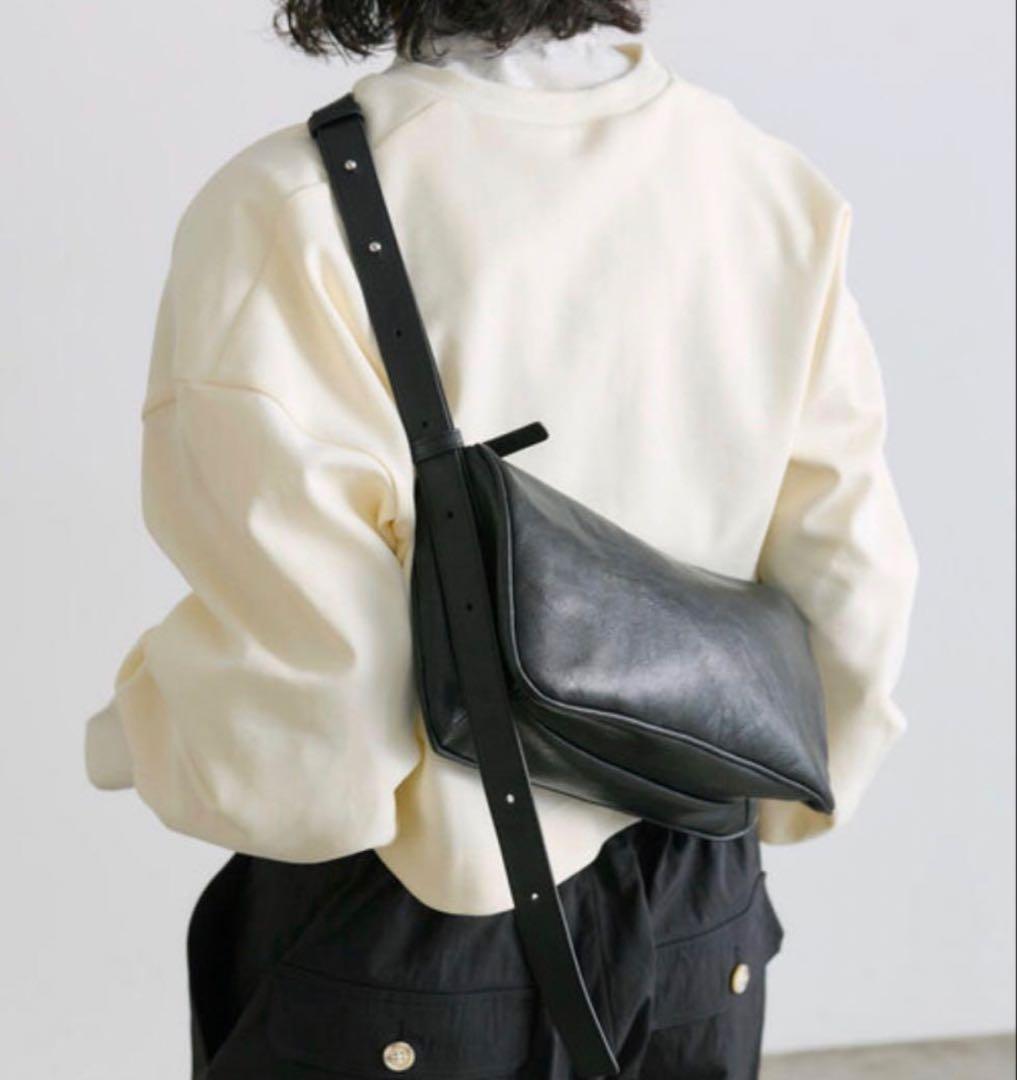 ear PAPILLONNER ミニスワローマチショルダーバッグ　本革 レザー ミニスワローマチショルダーバッグ《本革/超軽量280g/全骨格◎/500ml