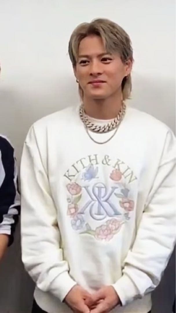 ア*ム様 KITH スウェット (平野紫耀着用モデル) - メルカリ