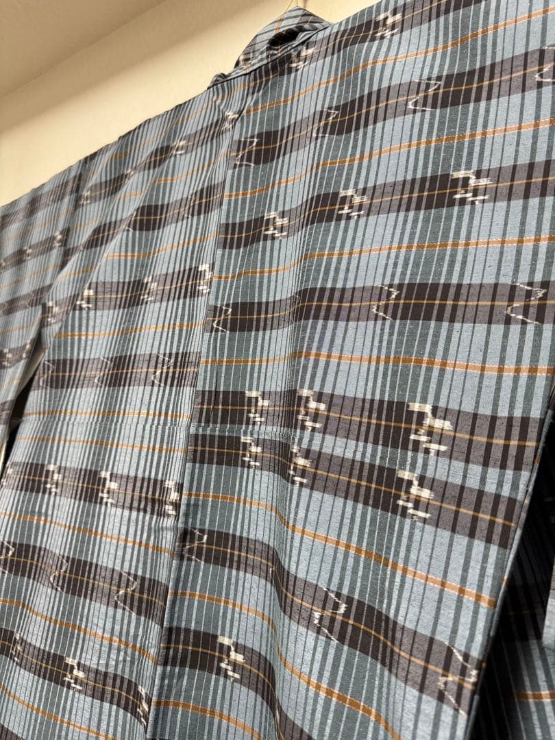 本場大島紬 経緯絣 小紋 縦縞 花文 桜 美品 イ6630 - メルカリ 本場