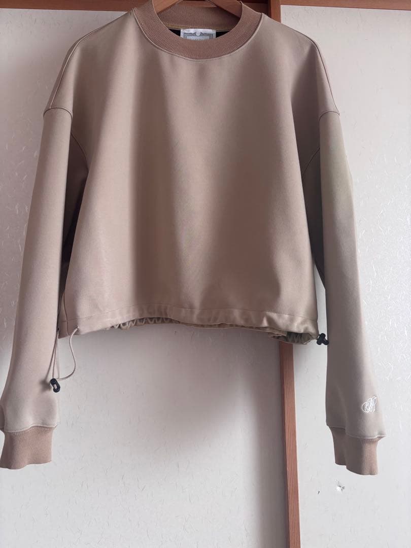 ビアズリー 刺しゅう入りクロップトレーナー ベージュ - メルカリ