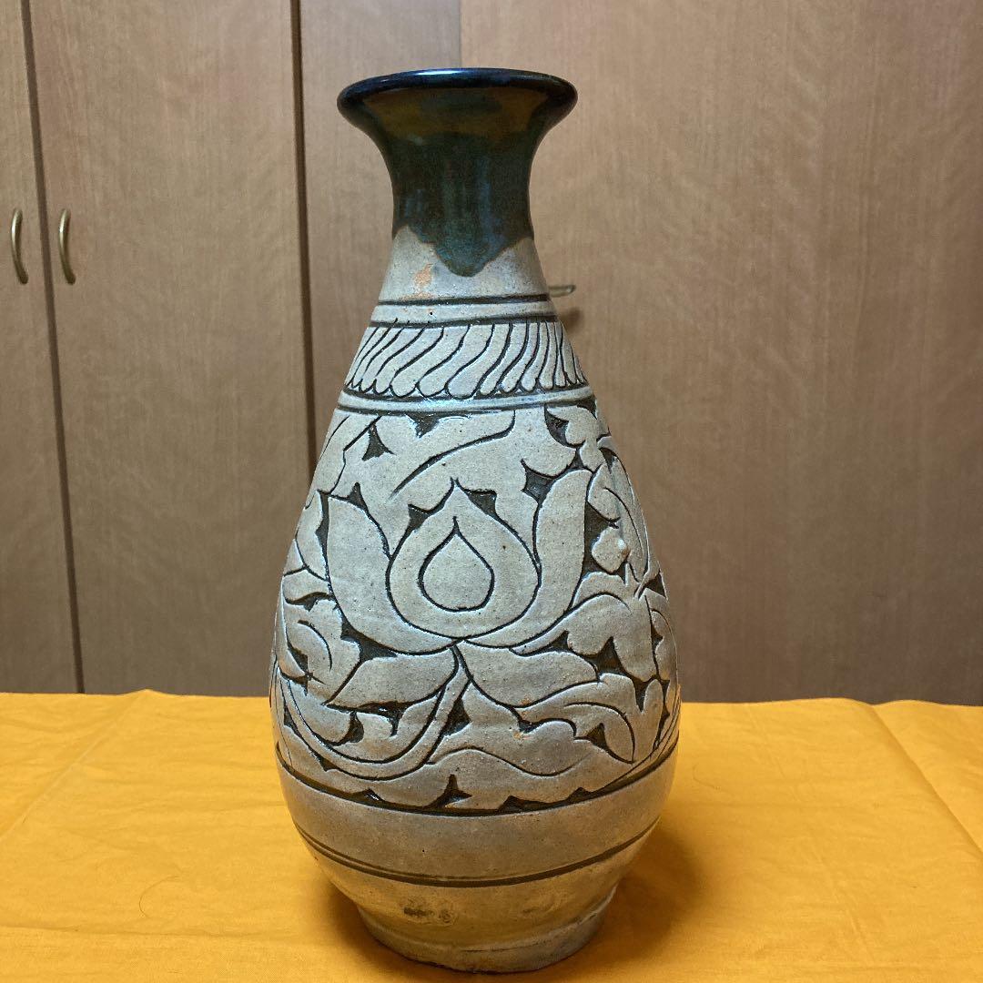 人間国宝　金城次郎作　唐草 壺屋焼 人間国宝 金城次郎作 飴色唐草蓋物 – 生活民芸 なかむた