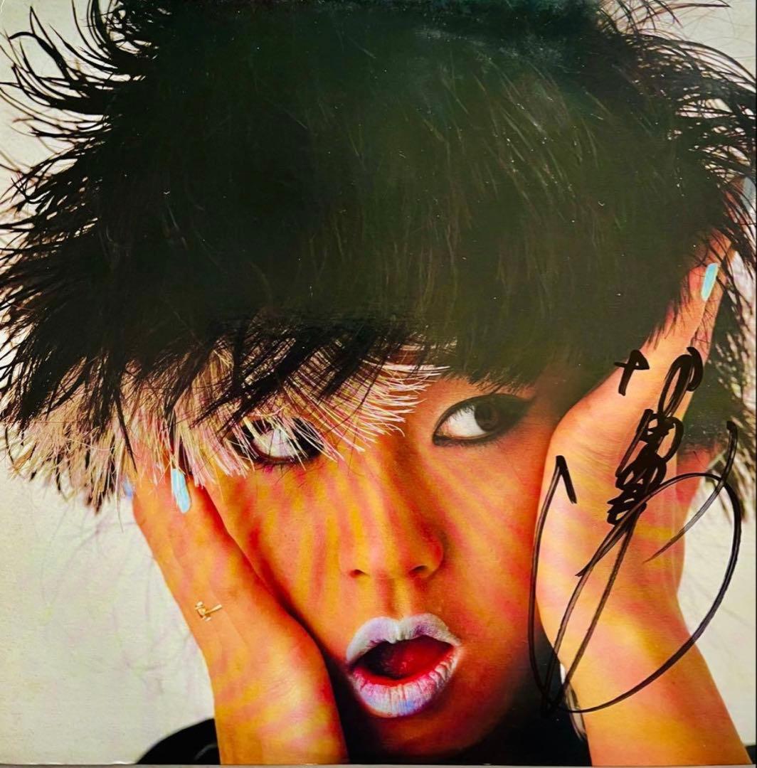 貴重/美品 直筆サイン付き 中森明菜さん12inchシングル 赤い鳥逃げた1