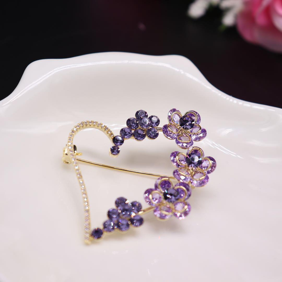 スワロフスキークリスタル桜ブローチ高級紫ジルコンハート花コサージュ