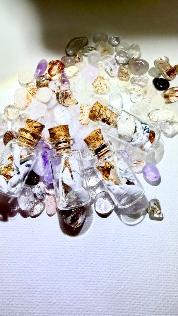 4体のみ 白蛇御神体お守り 選べません 必要な人が持つ事 純金の【白蛇と弁財天】のお守り。2025年巳年を盛り上げる、可愛い純金