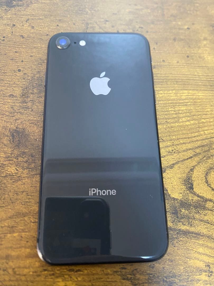 Apple iPhone 8 スペースグレー 本体　256GB SIMロックあり Amazon.com: Apple iPhone 8 (256GB, Space Gray) [Locked] + Carrier