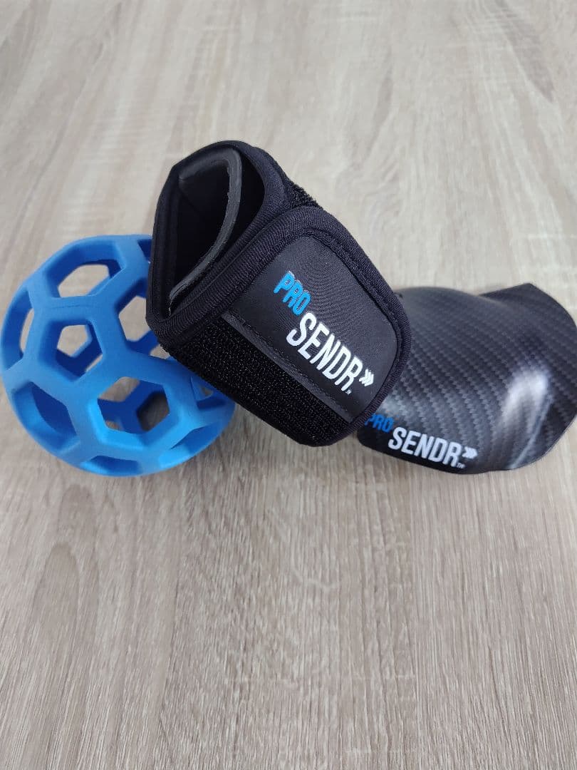 PRO SENDR トレーニング用ボールとリストバンドセット - メルカリ